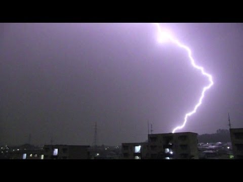落雷の決定的瞬間 Video of the moment when there was a lightning strike in Sendai Miyagi Japan 宮城県仙台市