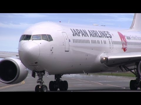 日本航空国際チャーター便 JAL Boeing 767-300/ER Take off from Japan Sendai Airport 仙台空港 飛行機の離陸