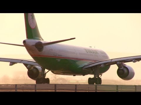 仙台空港旅客機の離陸 EVA Air Airbus A330-200 B-16306 Take off from Sendai Airport エバー航空 エアバスA330