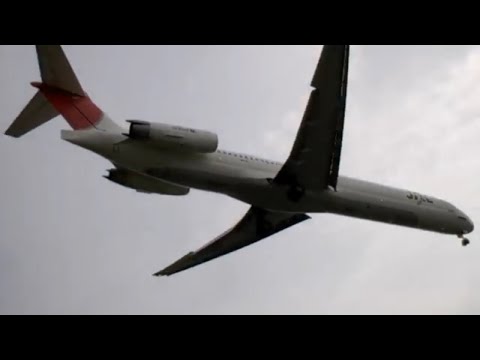 東日本大震災前の仙台空港で記録した飛行機の離着陸映像 Plane landing &amp; Take off at Sendai Airport