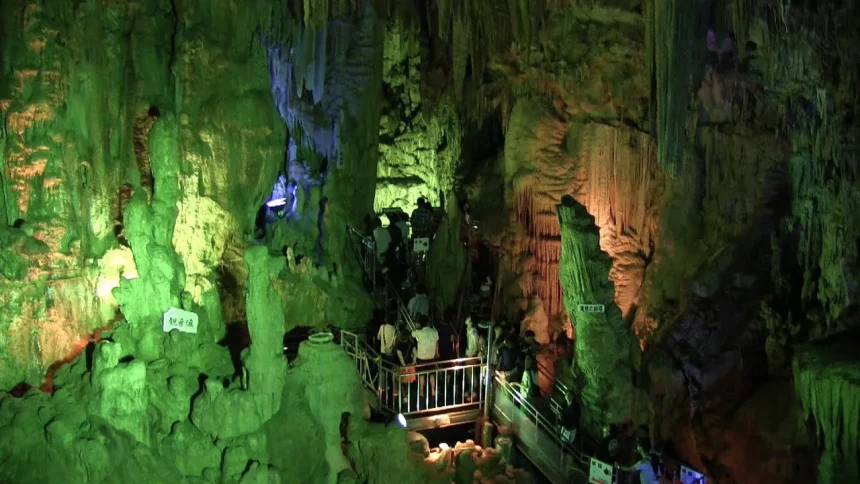自然の神秘を感じる福島の鍾乳洞・あぶくま洞 | 福島県田村市