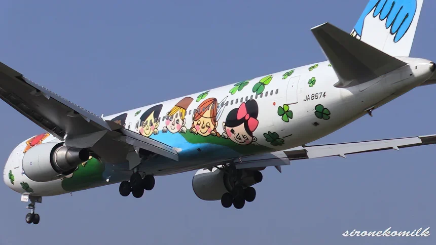 全日本空輸創立60周年記念塗装「ゆめジェット~You&me~」が仙台空港で離着陸