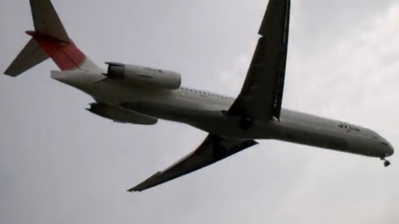 東日本大震災前の仙台空港で記録した飛行機の離着陸映像