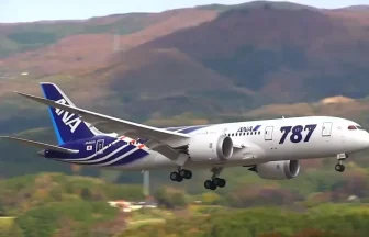 福島空港復興応援フライト ANAボーイング787のローパス