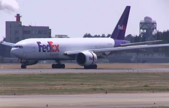 成田国際空港に着陸したフェデックス・エクスプレス ボーイング777-200F