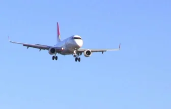 仙台空港 小型飛行機の暴風着陸