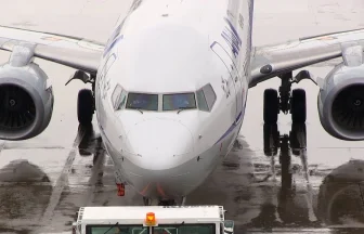 秋田空港 ANA全日本空輸 ボーイング737-800 JA59AN