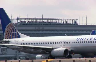 仙台空港旅客機離陸映像 ユナイテッド航空 ボーイング 737-800